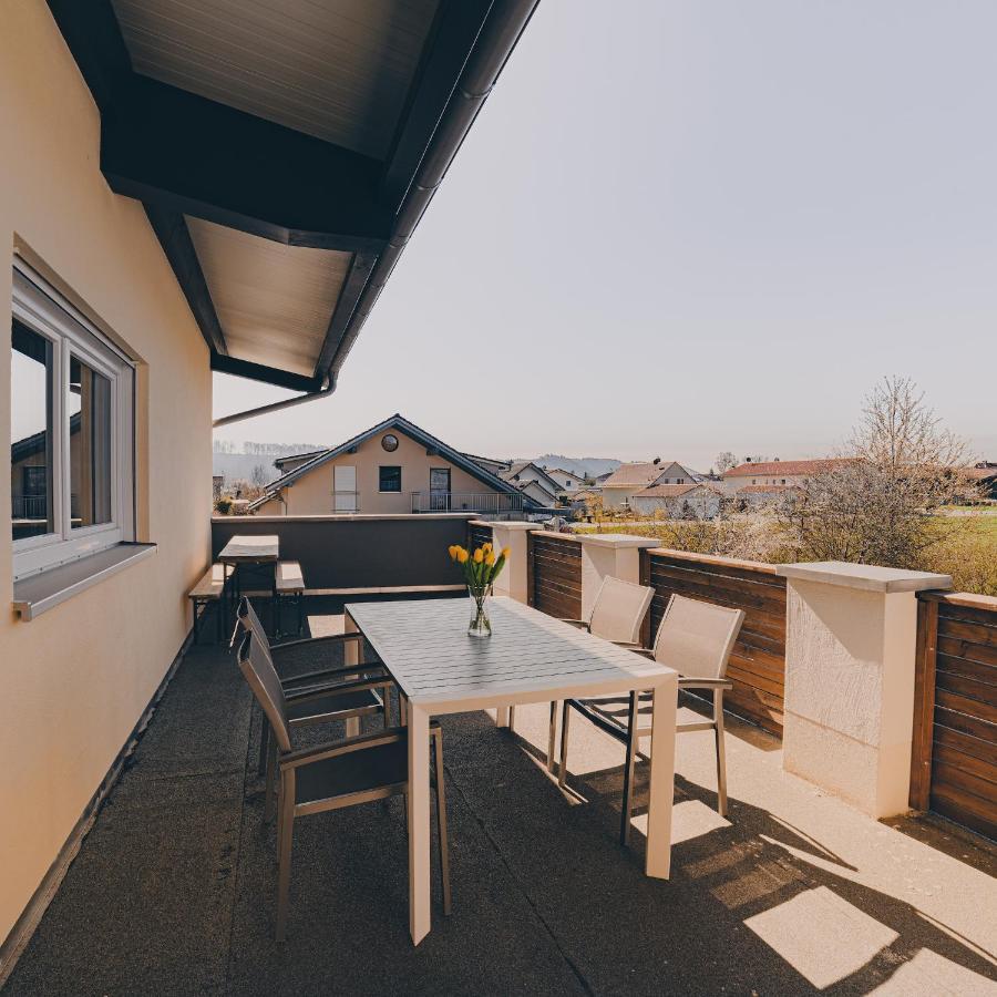 Grosse Ferienwohnung Mit Balkon Und Perfekter Lage Eggenthal Exteriér fotografie